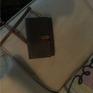Michael kors crossbody